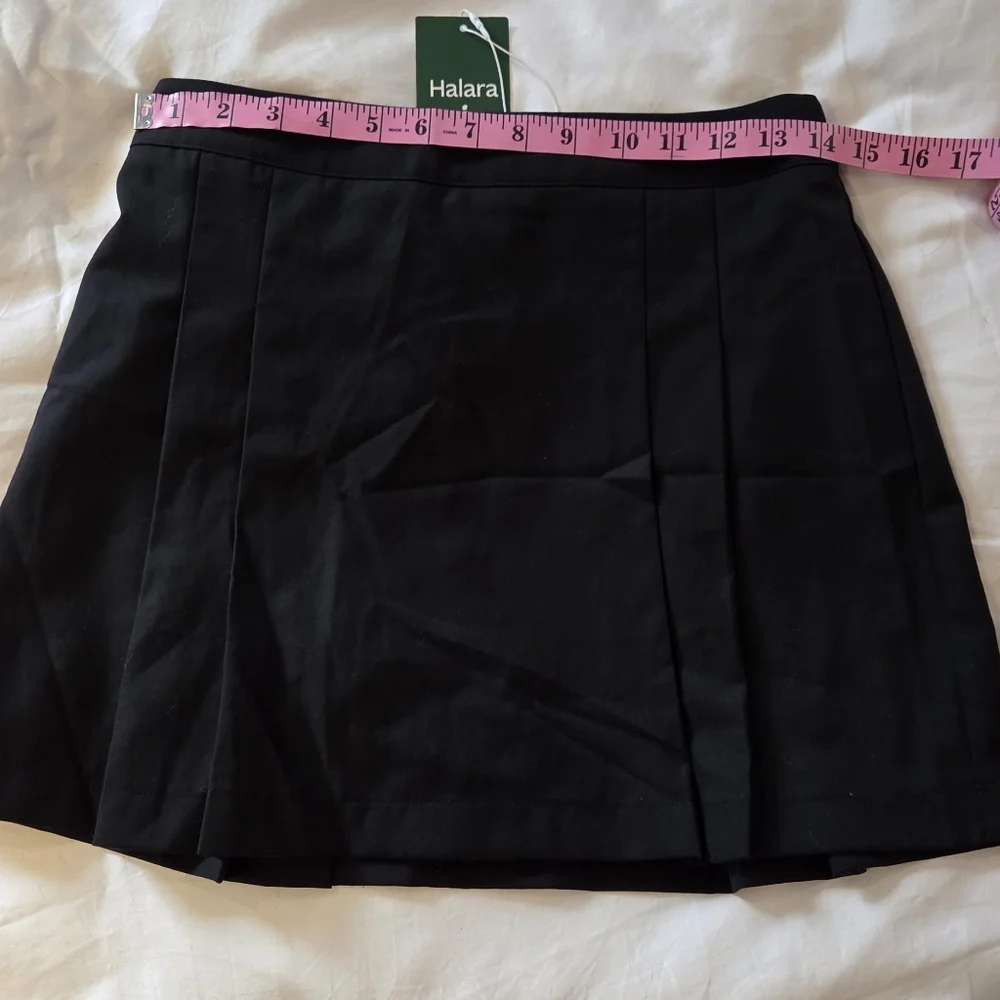 HALARA Black Pleated Skater Skirt with Built-In Shorts - Picture 5 of 6
